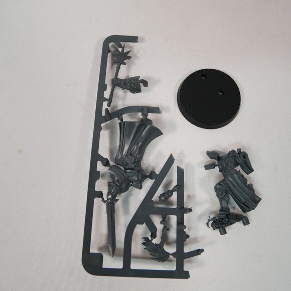 Warhammer Age Of Sigmar Stormcast Evocator-Prime GW OOP New On Sprue - Picture 2 of 4